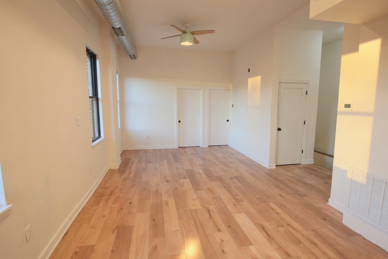 1077 W Polk #2 — living room to bedrooms hallway