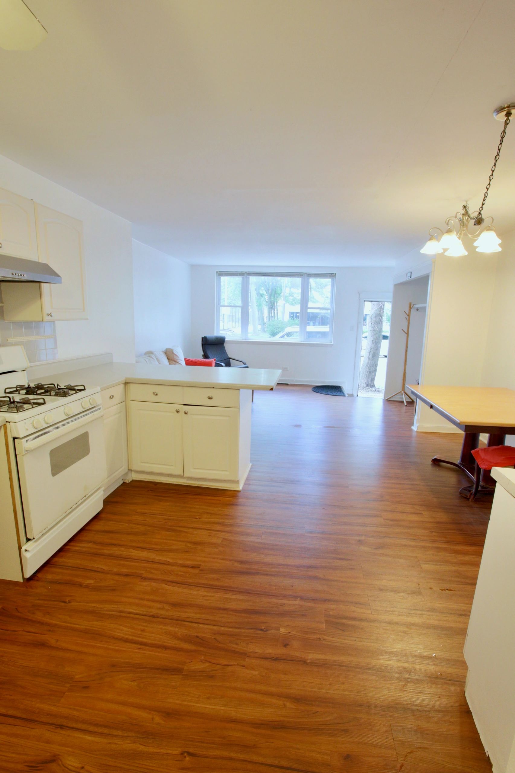 909 Aberdeen 1F 3/4bed 1.5 bath